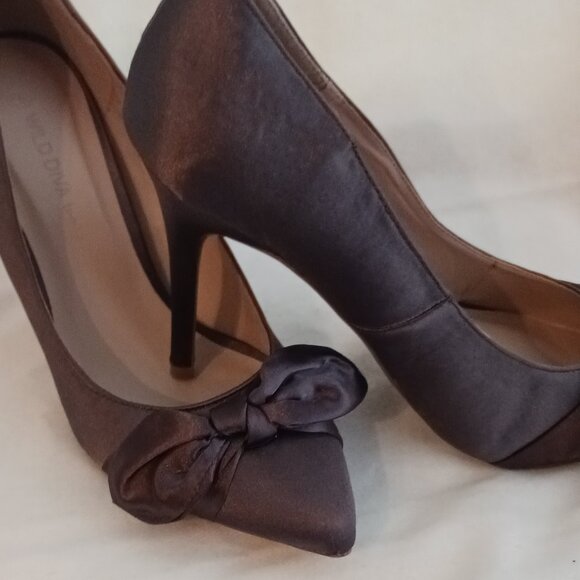 Green Taupe Tone 4 Inch Heel With Bow WILD DIVA Lounge Brand - Picture 4 of 6
